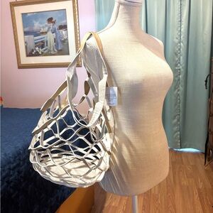 NWT BEAUTIFUL VERSATILE REVERSIBLE TOTE